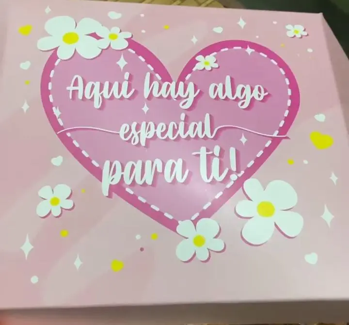 Caja Cuadrada Aqui Hay Algo Para Ti