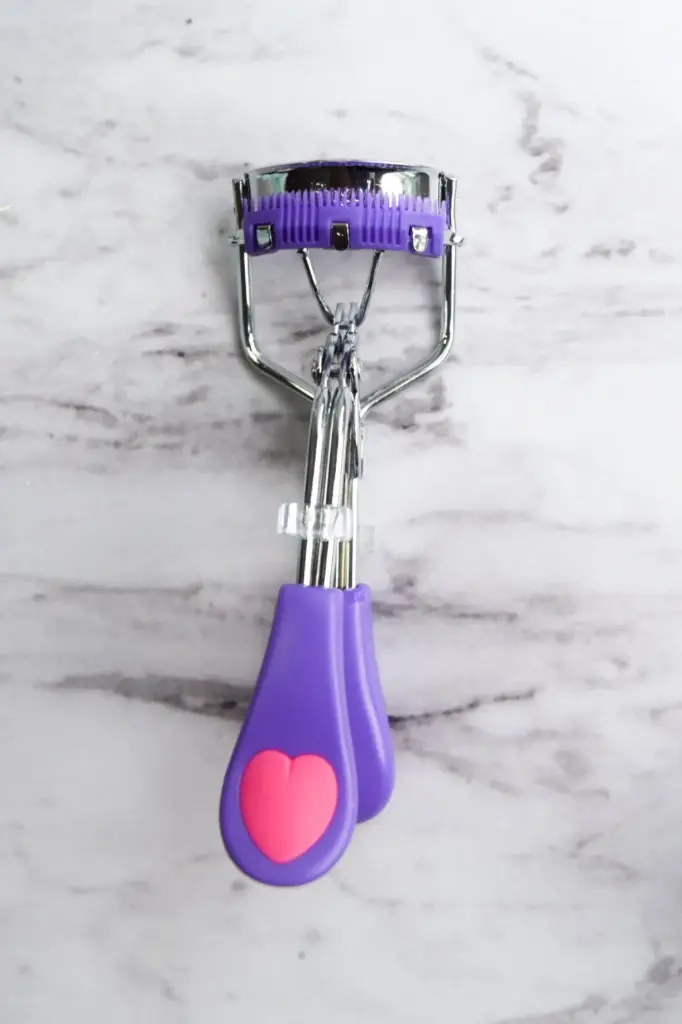Encrespador Corazón Eyelash Curler 