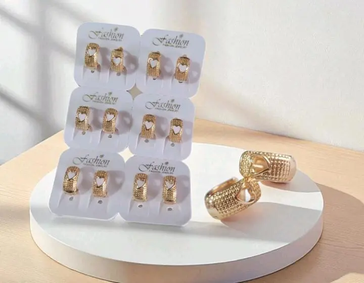 [ENC0000000001163ACC] Candonga Dorada De Punticos Y Corazón Ref. 032