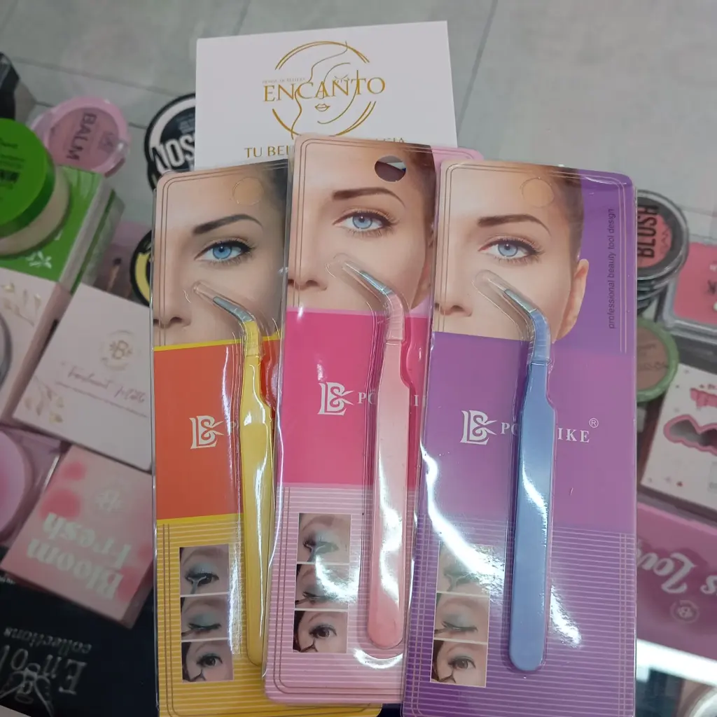 Pinza Curva para Pestañas