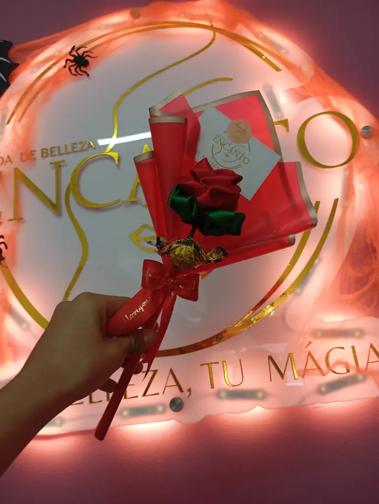 Ramo De  Una Rosa Eterna + Chocolates