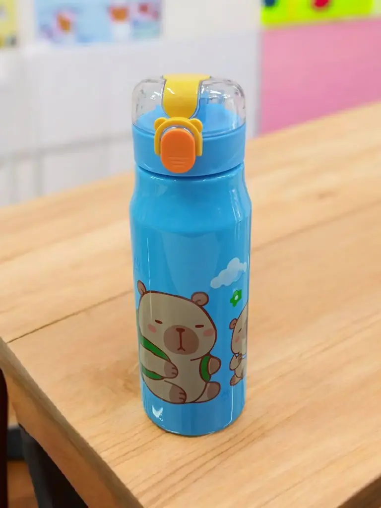 Termo Infantil Capibara Con Aro 600 ml 