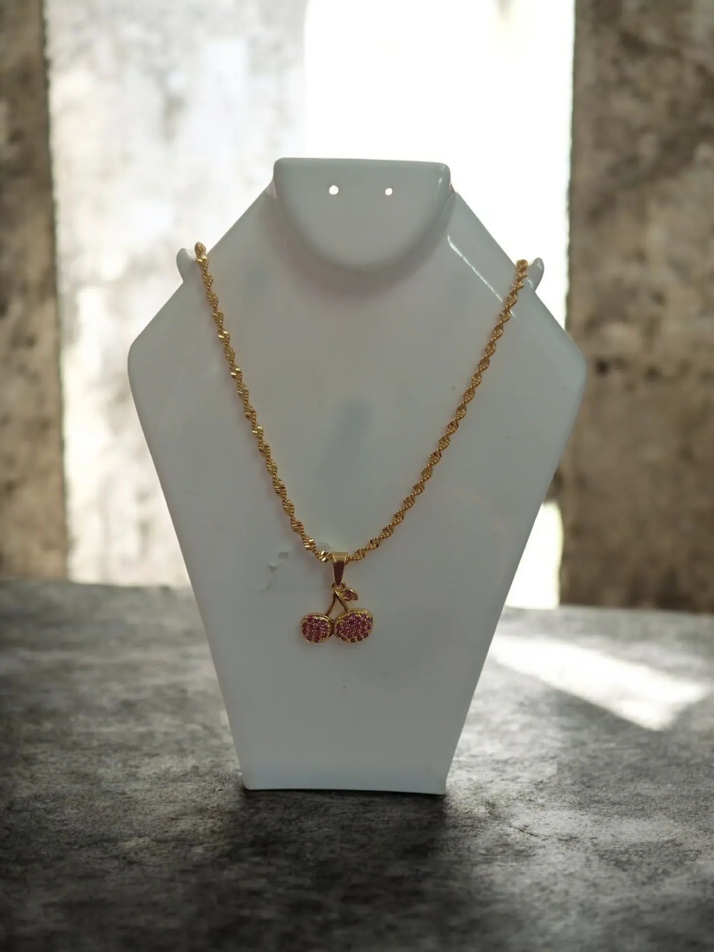 [1124] Cadena Cereza