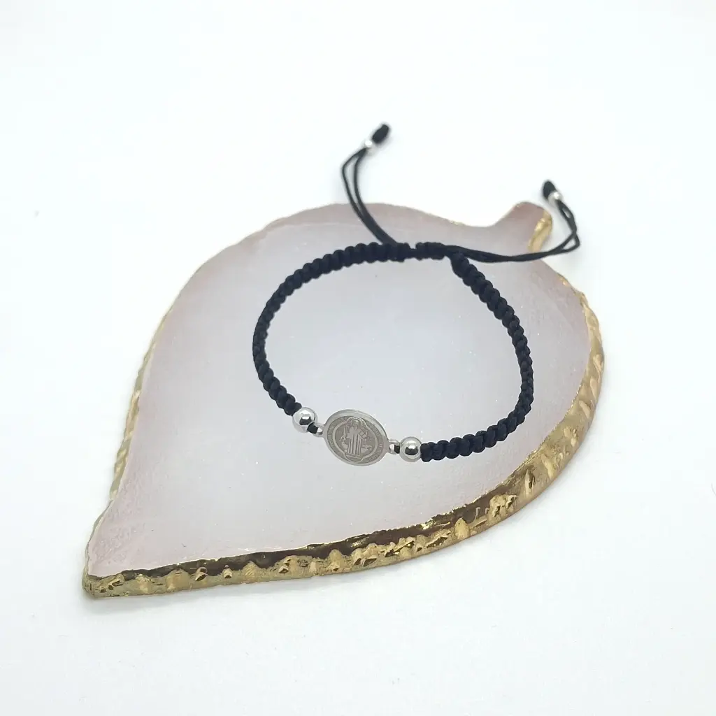 Pulsera Tejida Con Medalla San Benito