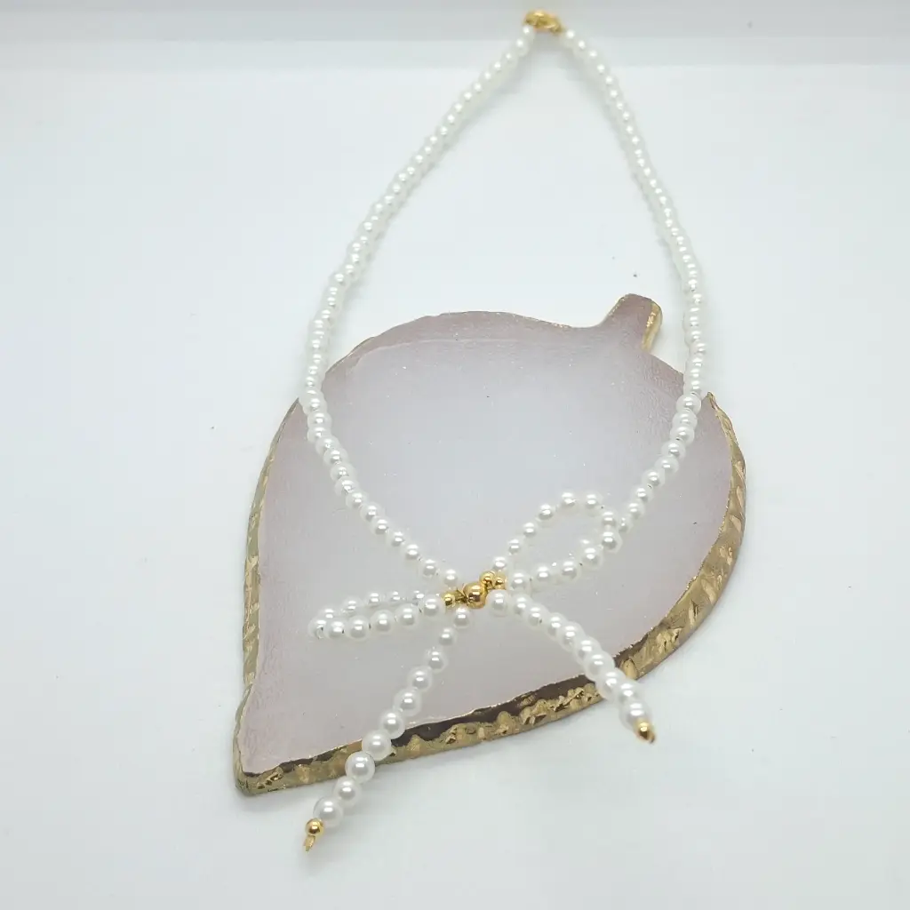 Collar Perla Blanca Moño
