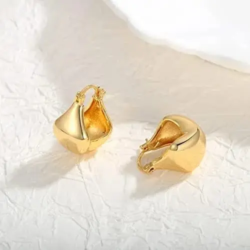 Candongas Doradas Gota Escultural 