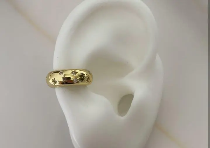 Ear Cuff Dorado Grueso Estrellas