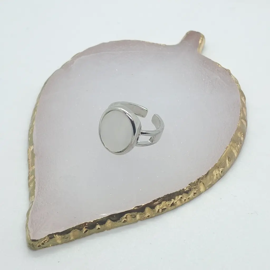 Anillo Plateado Piedra Nácar Redondo