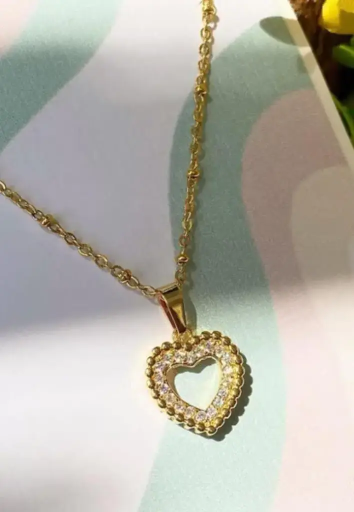 Cadena Delgada Con Dije De Corazon Con Brillo