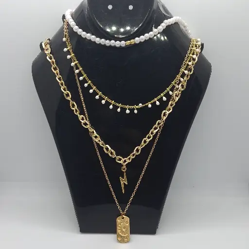 Juego de 4 Collares Con Dije Rayo y Dije Luna