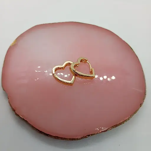 [ENC0000000000978ACC] Aretes Dorados en Forma de Corazón en Over Gold