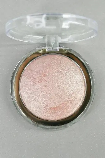 [ENC0000000001543MAQ] Iluminador En Polvo Dolce Bella 